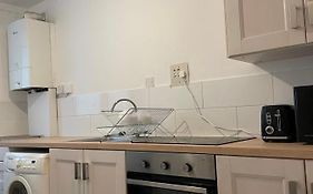 Central London Serviced Apartment Near Borough Station Se1